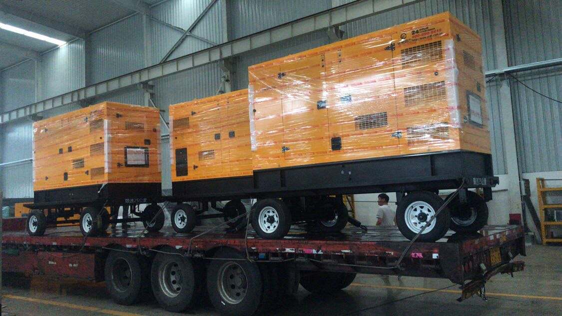 3臺移動拖車箱式柴油發(fā)電機組裝車出貨！