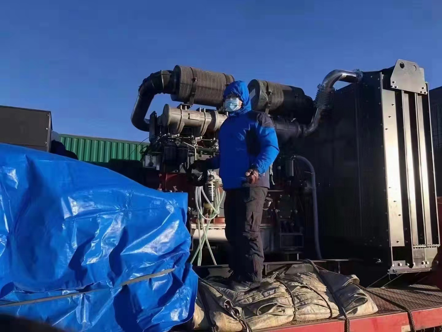 客戶現(xiàn)場反饋：我司生產(chǎn)的1000kw柴油發(fā)電機(jī)組，在海拔3000米，低溫零下13度運(yùn)行良好。